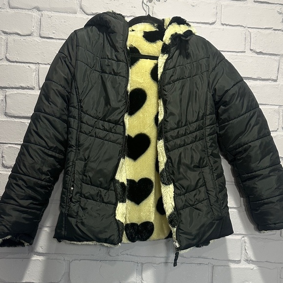 NWOT Madden Girl Kids Heart Pattern Fleece Jacket - Black and Cream size 14/16 - Picture 13 of 16